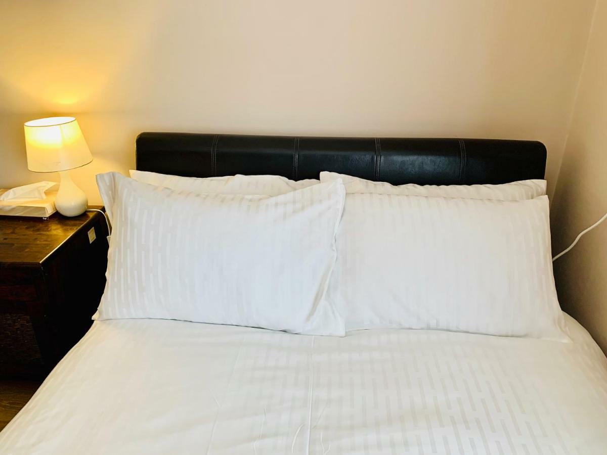 Housefield Stay Bucknall  ภายนอก รูปภาพ